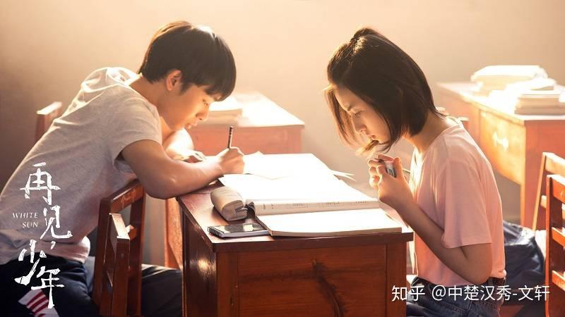 青春比肩，张子枫与赵今麦——谁在成长的舞台上更高一筹？