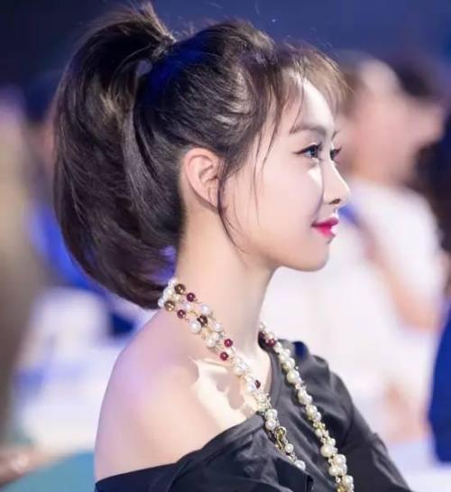 宋轶，以腰为笔，绘就演艺生涯的柔美画卷