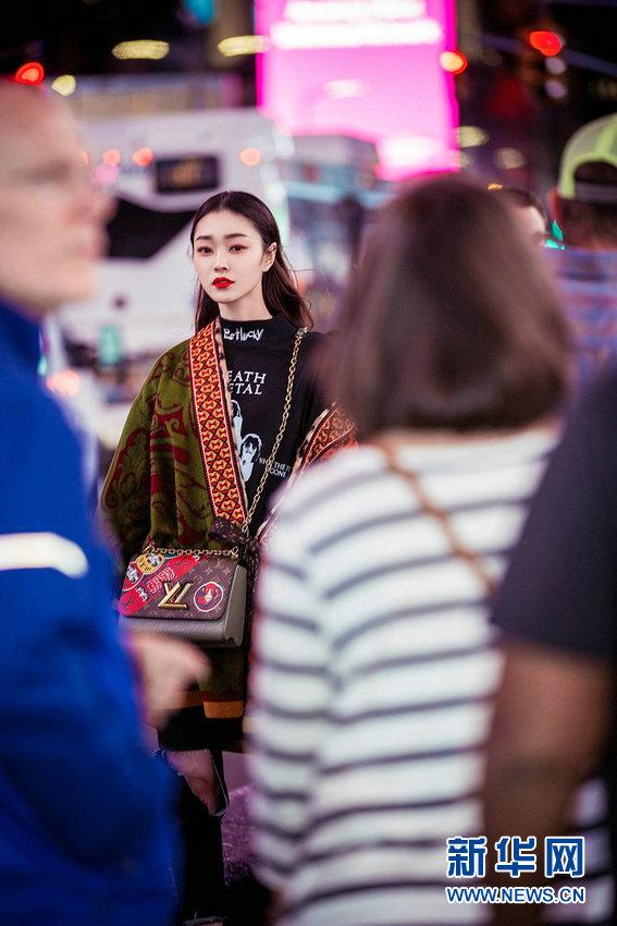 宋轶的写真照片，光影中的优雅与灵动