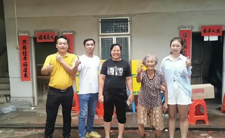 水果奶奶的简单手机生活