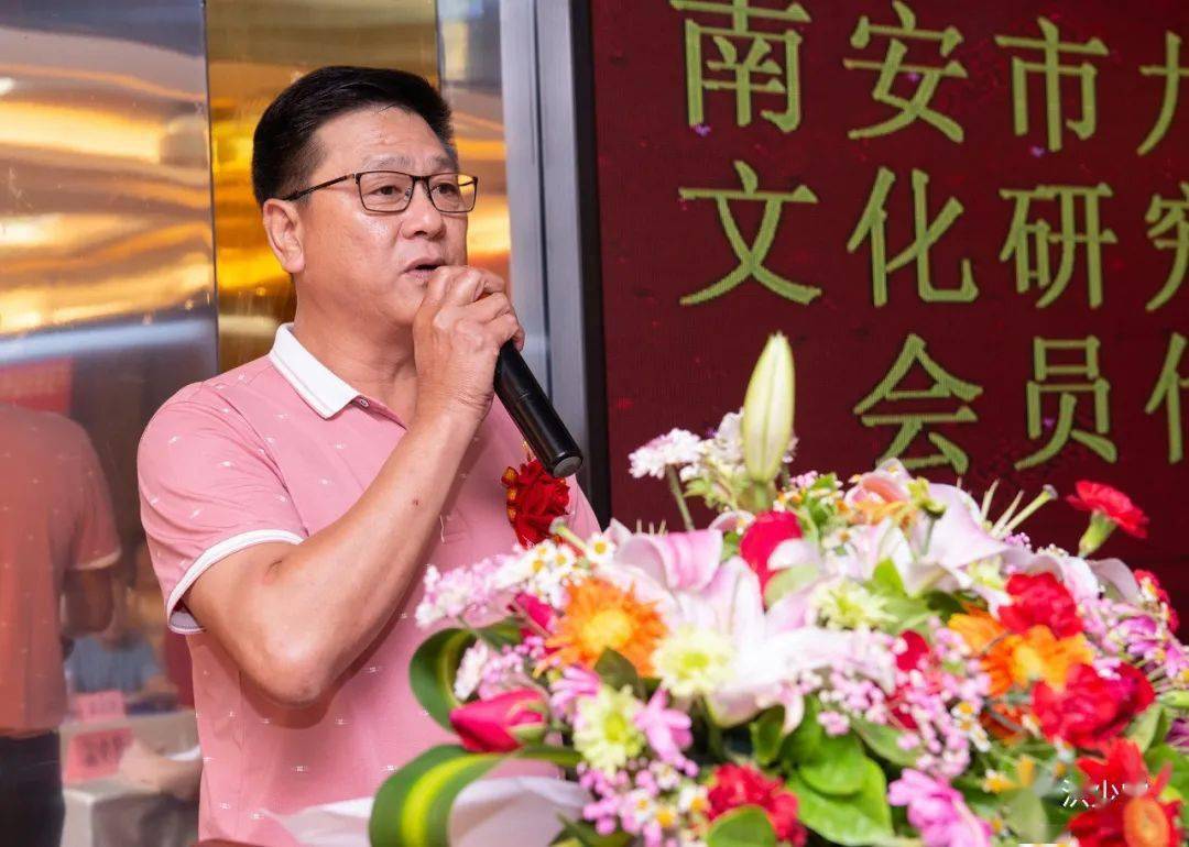 澳门一肖二码精准10期计划，揭秘与警示澳门一肖一码100%准确下载方法